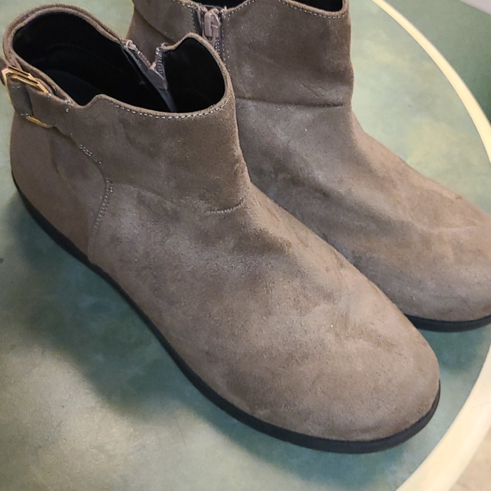 TAN BOOTS NEVER WORN!